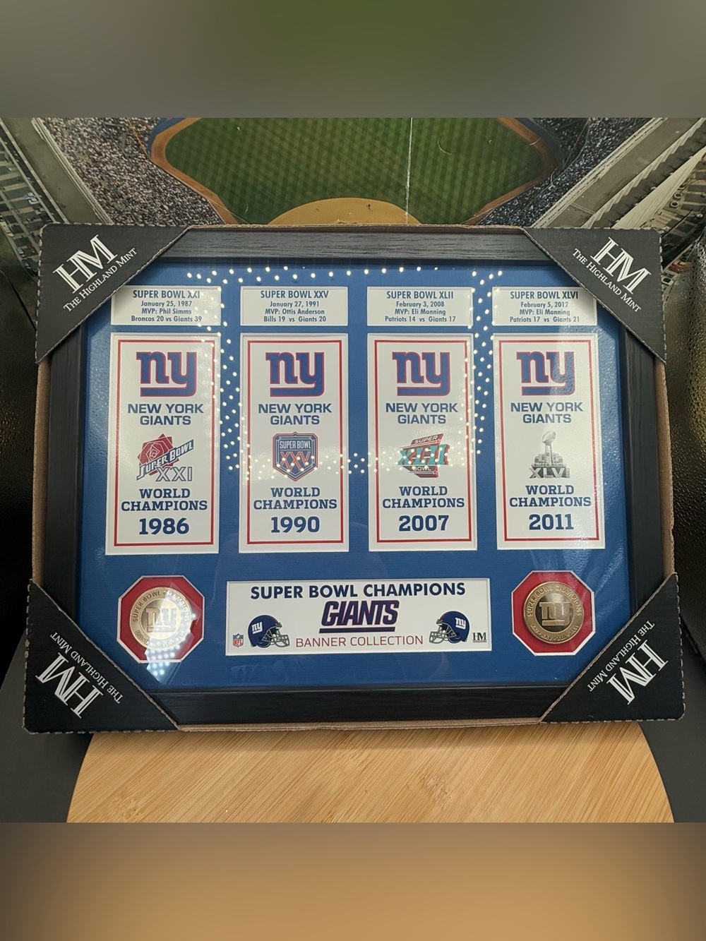 Highland Mint New York Giants 12'' x 15'' Super Bowl Banner Collection Photo Mnt